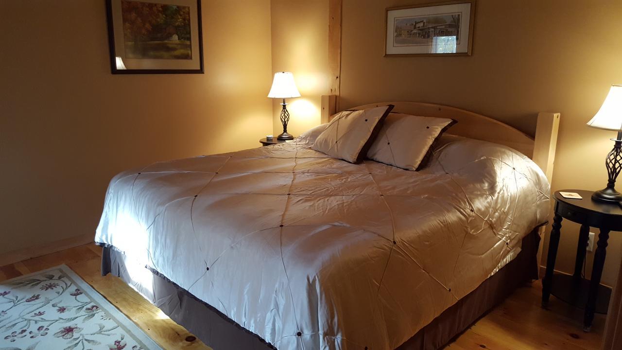 Blueberry Fields Bed & Breakfast Jefferson Room photo